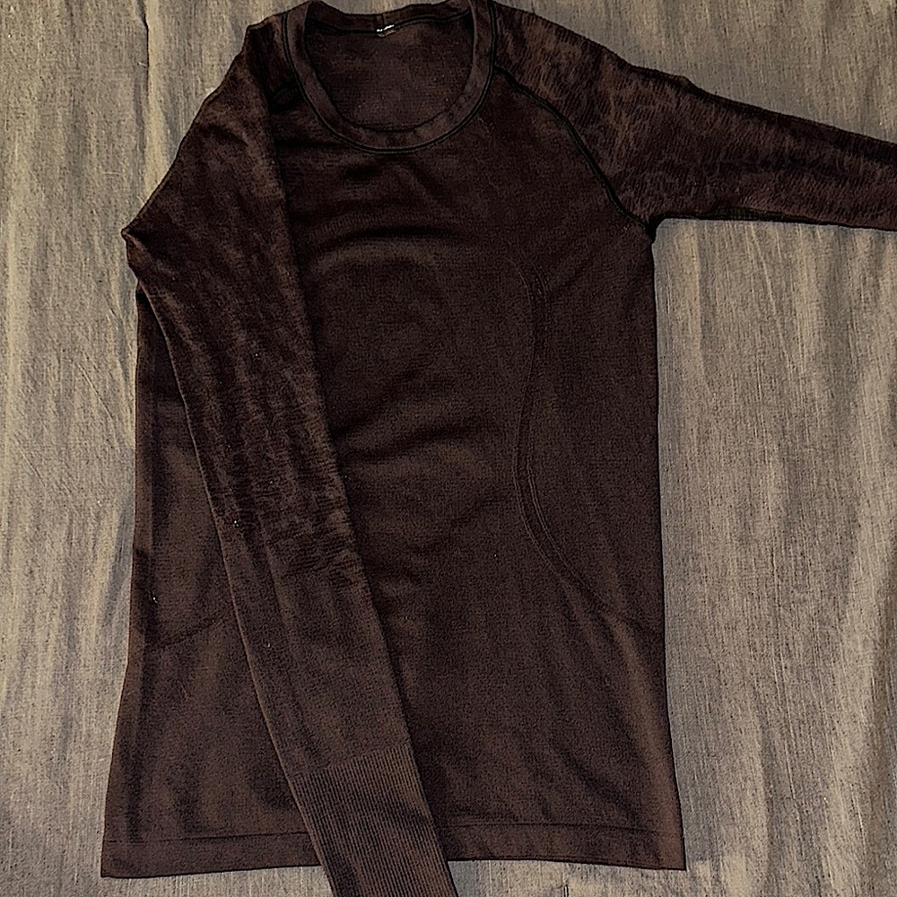 Maroon Lululemon Swiftly Tech Long sleeve- Size 8